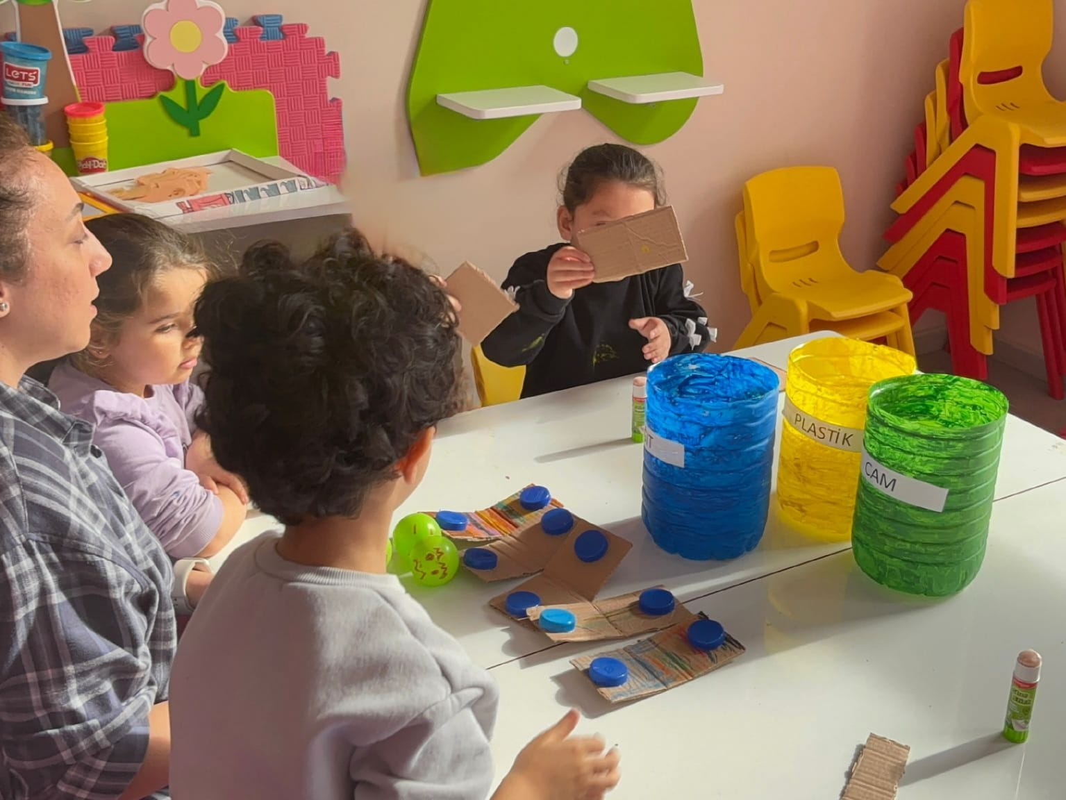 ADEM OYUN ODASI’NDA “ÖNLE, AZALT, YENİDEN KULLAN” ETKİNLİĞİ GERÇEKLEŞTİRİLDİ