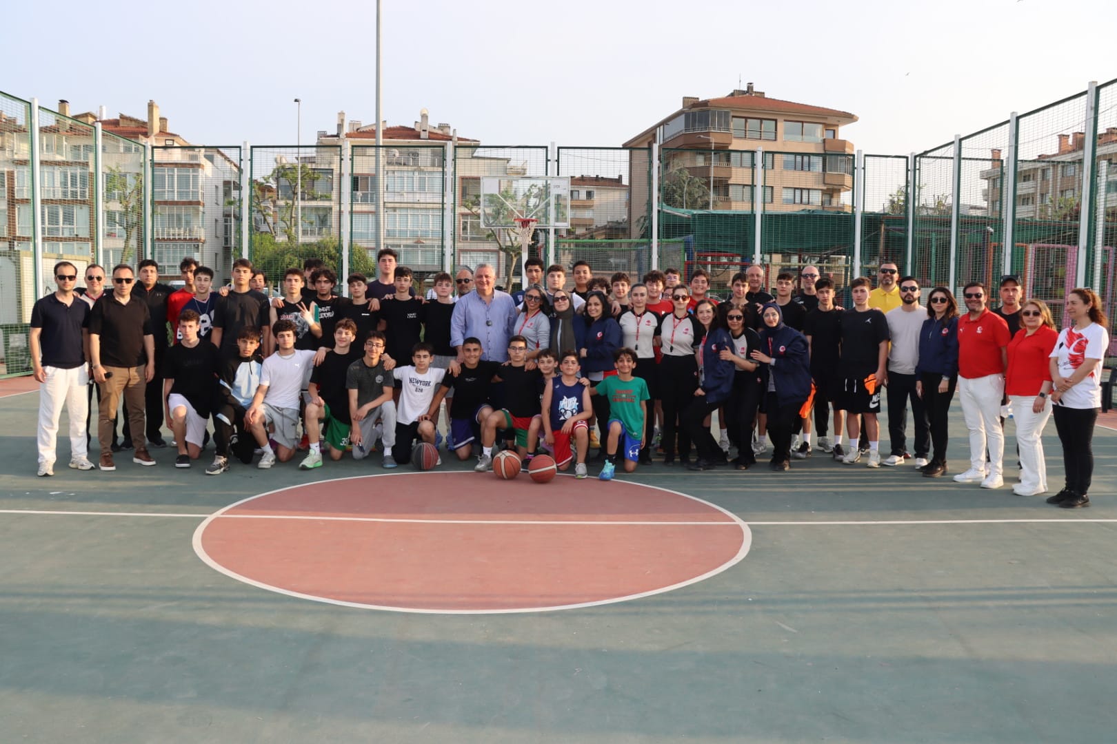 19 MAYIS’TA SPORUN BİRLEŞTİRİCİ GÜCÜ VE BAYRAMIN HEYECANI BİR ARADAYDI 19 MAYIS’TA SPORUN BİRLEŞTİRİCİ GÜCÜ VE BAYRAMIN HEYECANI BİR ARADAYDI